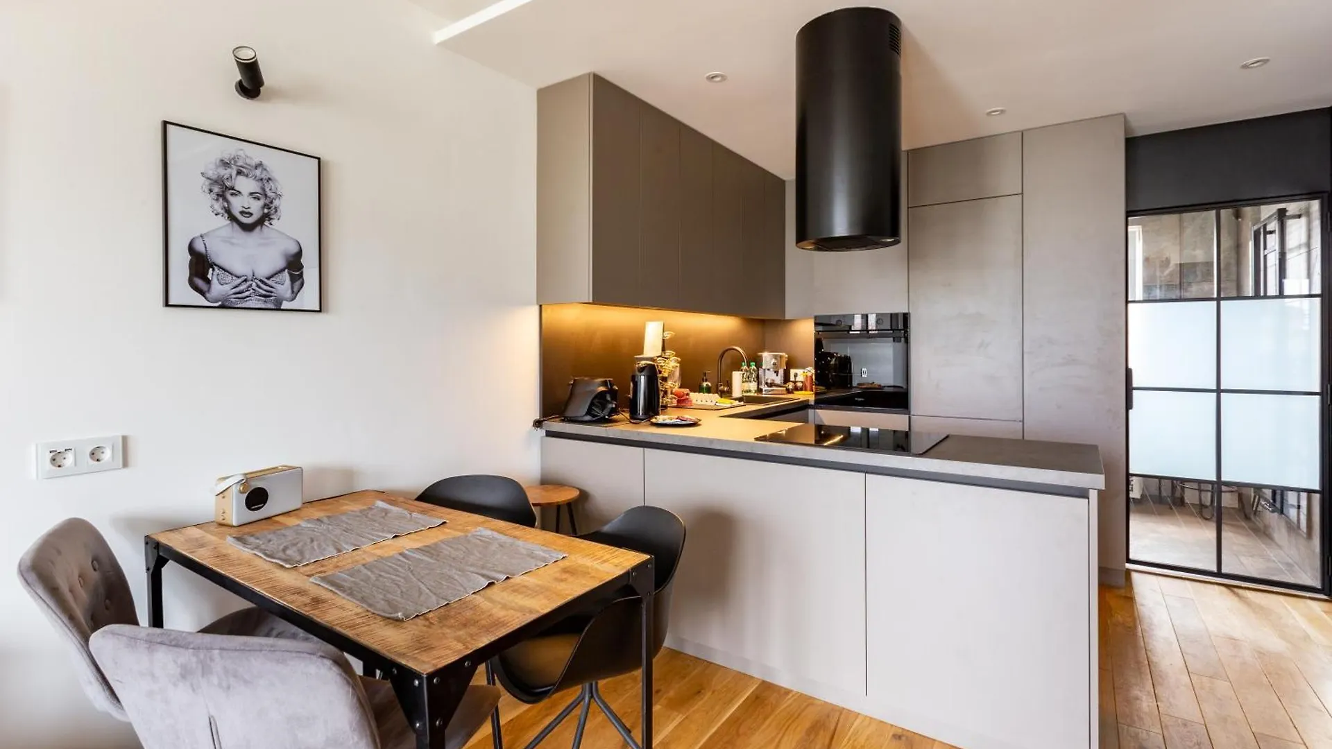 Park Reagana Modern Apartment Gdansk